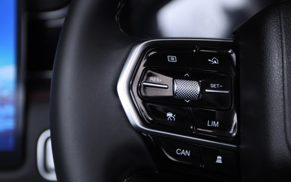 Tunland V9 Double Cab - main gallery image